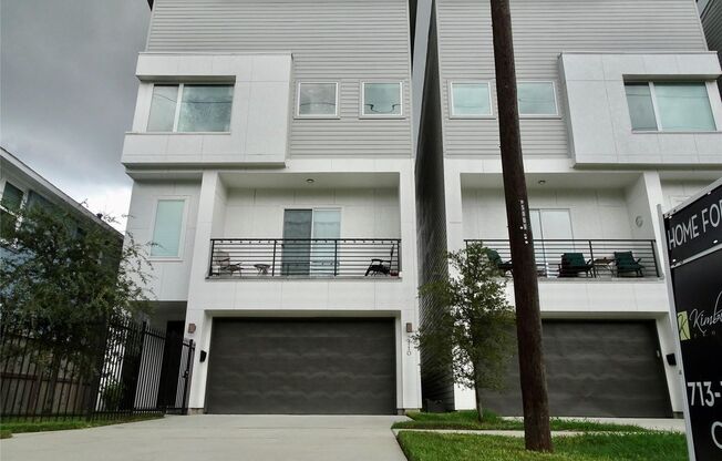 Gorgeous Three Bedroom Townhome!