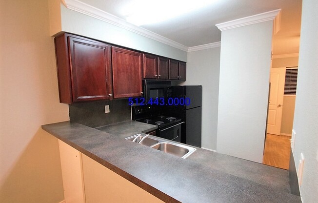 Studio, 1 bath, 500 sqft, $850, Unit 108