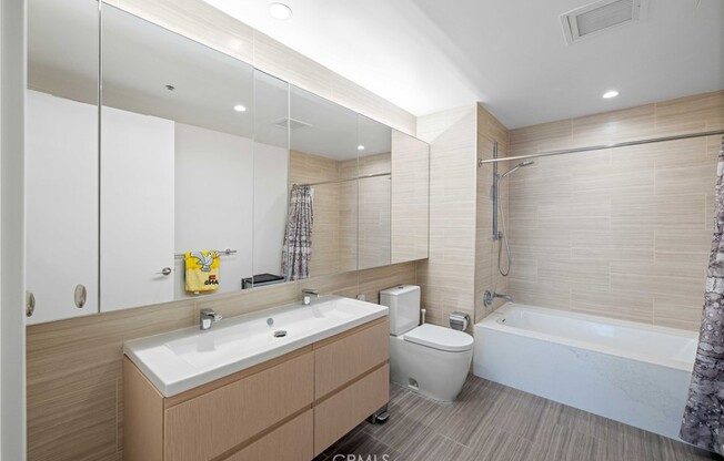 2 beds, 2 baths, 1,309 sqft, $6,800, Unit 4111