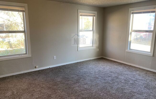 2 beds, 1 bath, $2,195