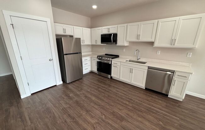 Studio, 1 bath, 660 sqft, $1,395, Unit 522 - S857 ADA Unit