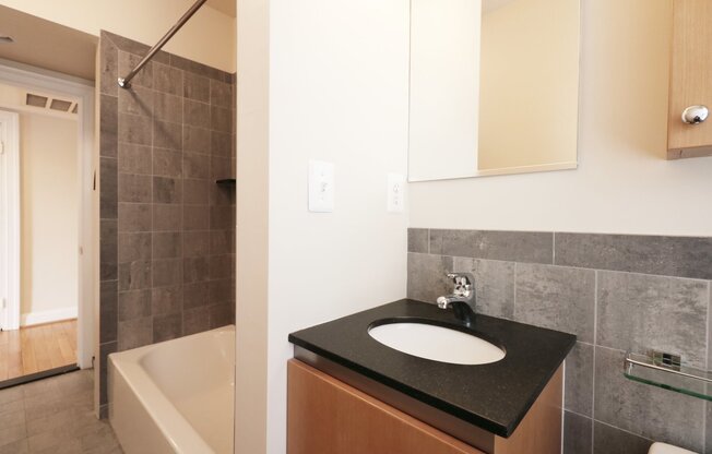 2 beds, 1 bath, 941 sqft, $3,595, Unit W301