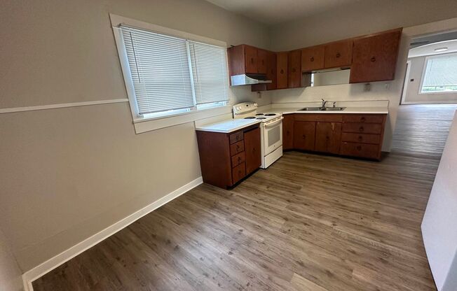 3 beds, 1 bath, $1,265