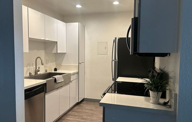 1 bed, 1 bath, 650 sqft, $2,410, Unit D087