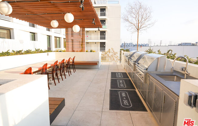 200 MESNAGER ST