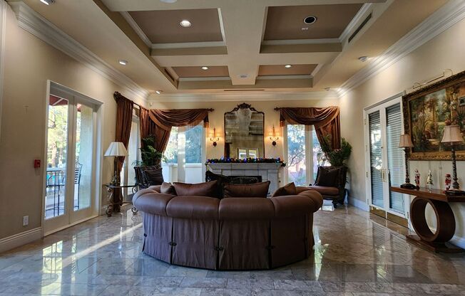 2 beds, 2 baths, $2,000, Unit # 326