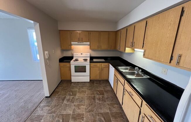 2 beds, 1 bath, $1,045, Unit 2623IZE