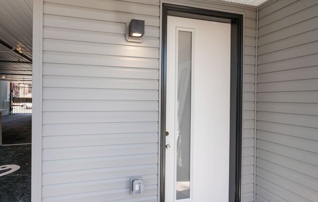 2 beds, 2 baths, $1,750, Unit 100