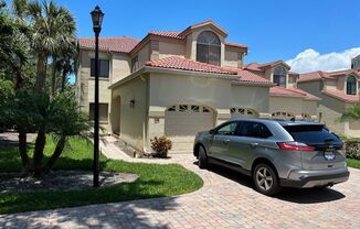 **CALAIS OF PELICAN BAY**3 BEDS/2BATHS COACH HOME**FURNISHED SHORT-TERM RENTAL** NOT AVAILABLE JAN-APRIL 2025 **