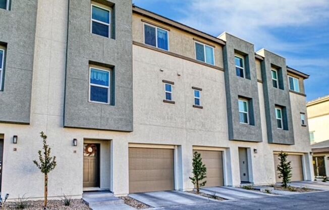 BEAUTIFUL 3 BEDROOM 3 BATH TRI-LEVEL HOME WITH 2 CAR GARAGE WITH WATER, SEWER, TRASH, & INTERNET INCLUDED IN YOUR RENT!