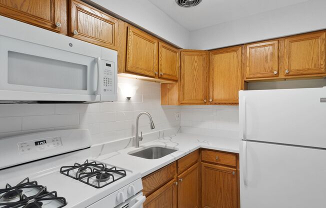 1 bed, 1 bath, 492 sqft, $1,775, Unit 340