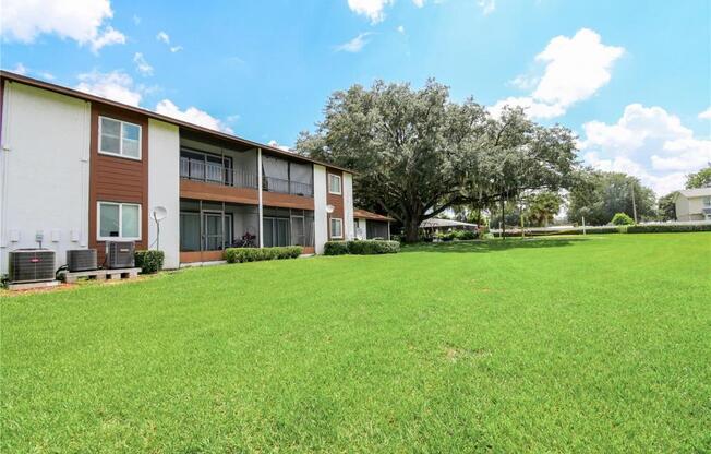 2 beds, 2 baths, 864 sqft, $1,400