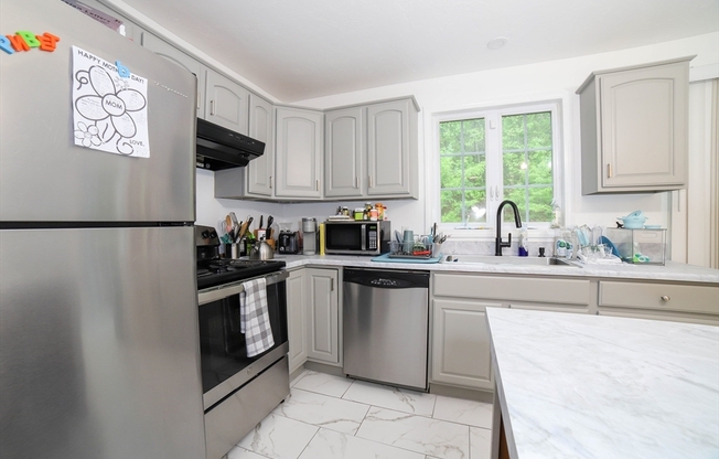 21 EATON AVE