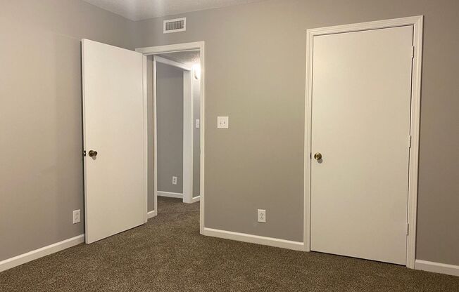 2 beds, 1 bath, 750 sqft, $895