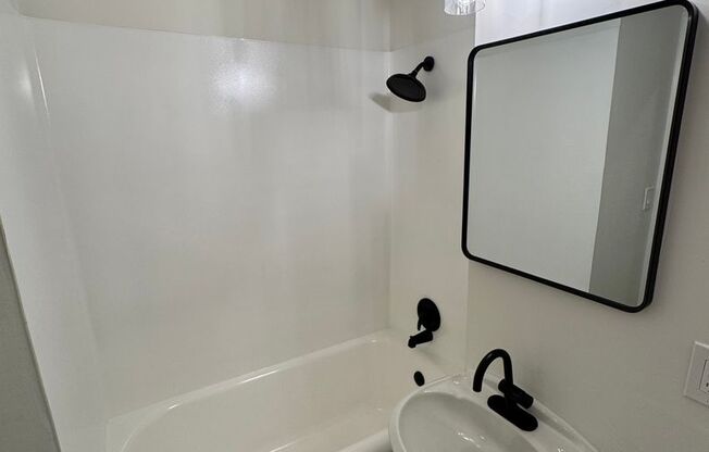 1 bed, 1 bath, 425 sqft, $1,920, Unit 309