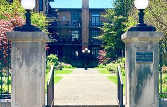 416 West Breckinridge- B1