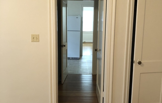 1 bed, 1 bath, $995, Unit RS