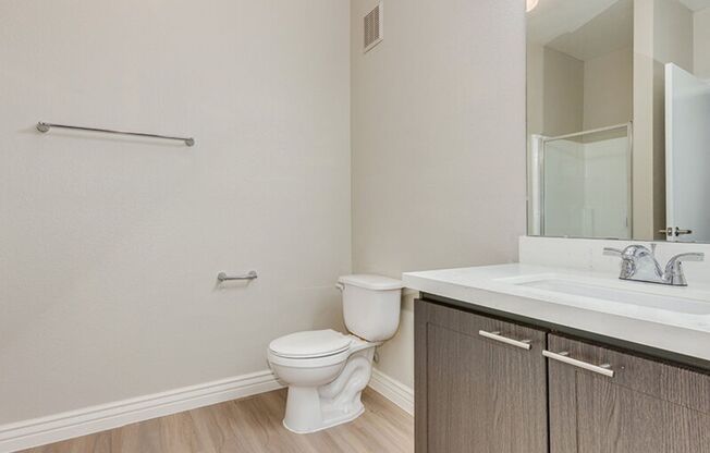 2 beds, 2 baths, $1,575, Unit 221