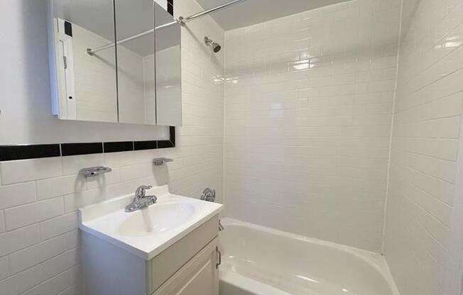 Studio, 1 bath, $2,600, Unit 5-A