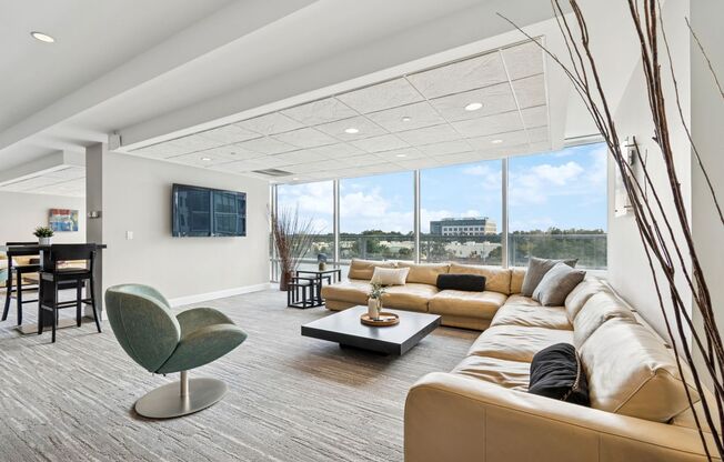 1 bed, 1 bath, $1,795, Unit Unit #808