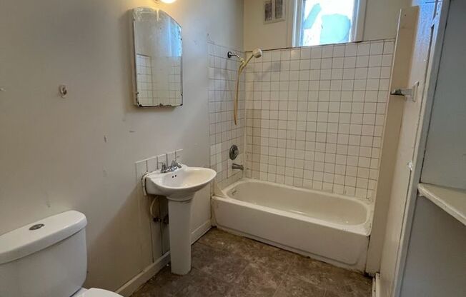 2903 -2905 W Pierce St.