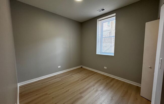 2 beds, 1 bath, $1,850, Unit 4007 #D