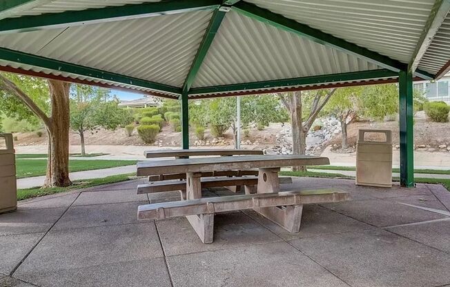 Your Backyard Oasis Awaits | 5 Bedroom Henderson Home