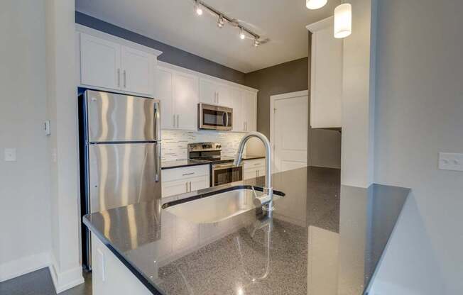 LIVE THE VISTA AT THE HEIGHTS