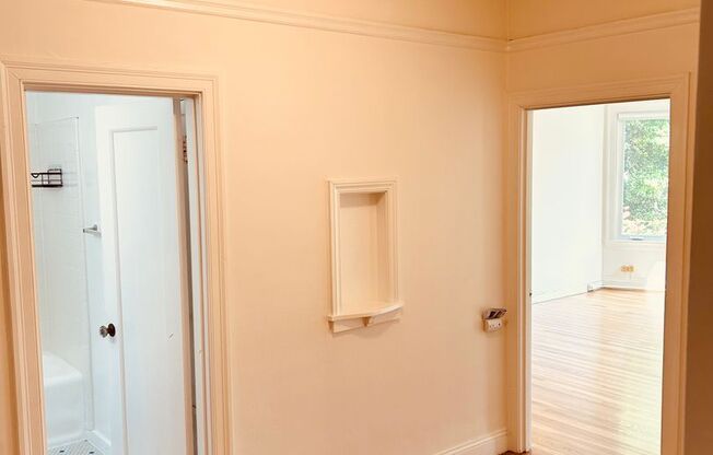 Beautiful 1 Bedroom located in one of San Francisco's most desirable neighborhoods!