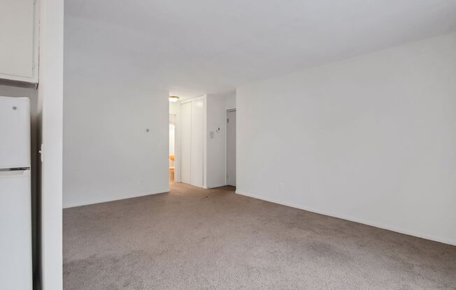 1 bed, 1 bath, 650 sqft, $999, Unit 107