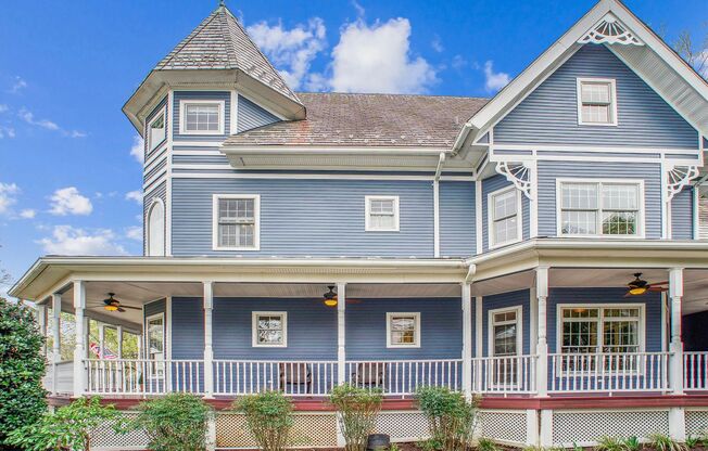 Stunning and Spacious Single Family Home Sitting On A Spacious Lot In Scenic Fowler's Addition