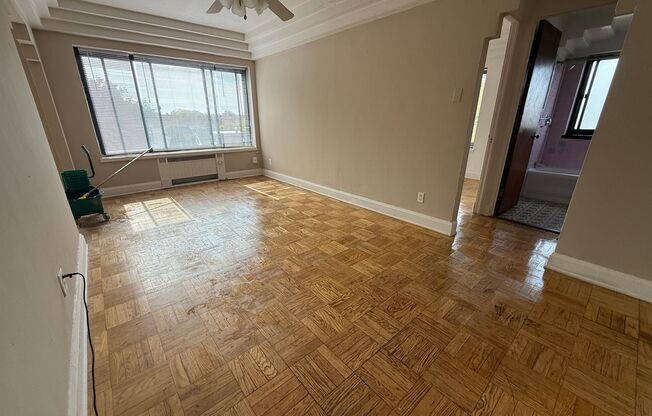 2 beds, 1 bath, $1,295, Unit 410