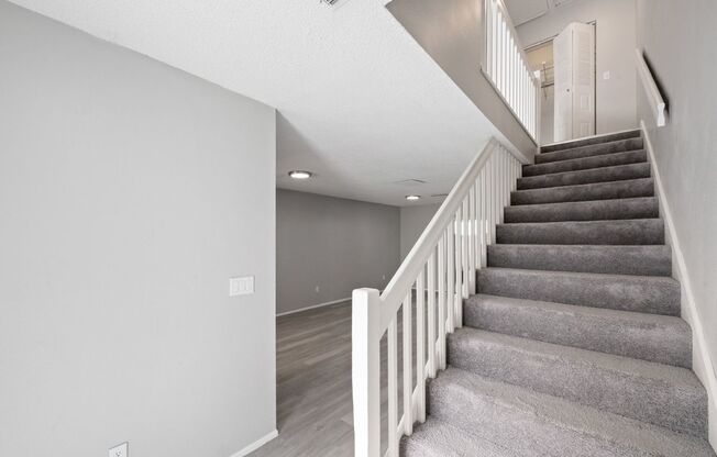 ***CUTE! Largo Townhome NOW *** 2 Bed. 1&1/2 Bath ***  $1850/month ***