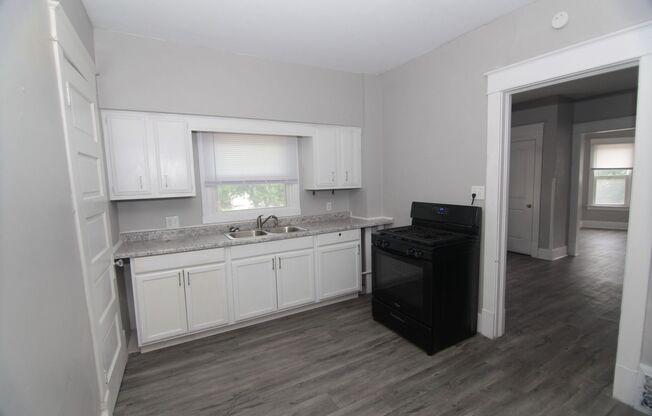 1 bed, 1 bath, $750, Unit 3909 1/2 Unit 2 (3909 1/2 Upper East)