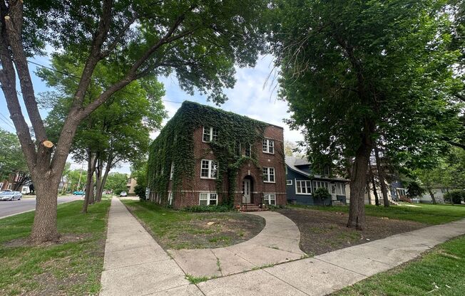 College Street Apartments