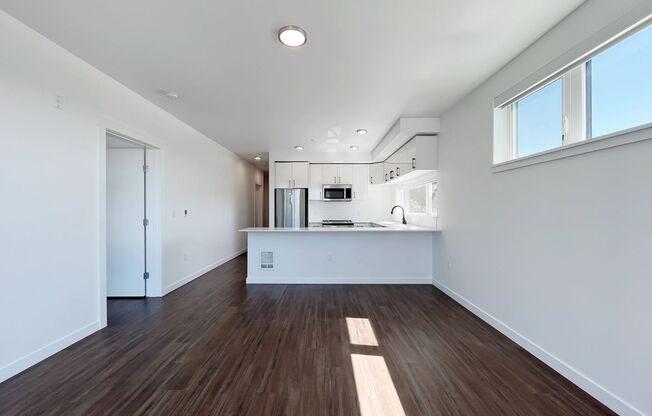 2 beds, 2 baths, 964 sqft, $3,740, Unit 320
