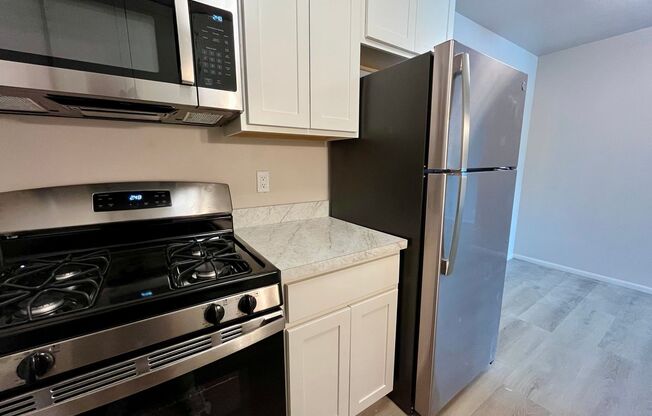 2 beds, 2 baths, $1,495, Unit 220