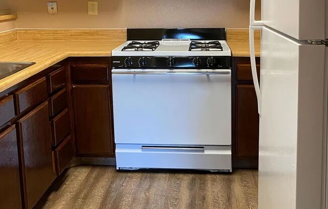 2 beds, 2 baths, 995 sqft, $1,630, Unit 230