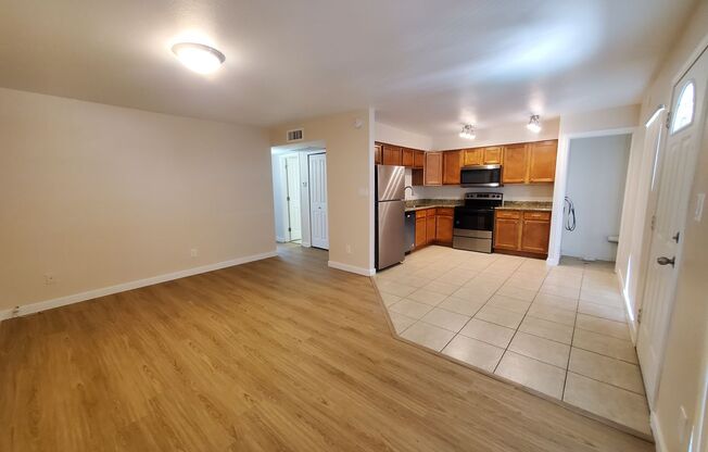 2 beds, 1 bath, 850 sqft, $1,395, Unit 214