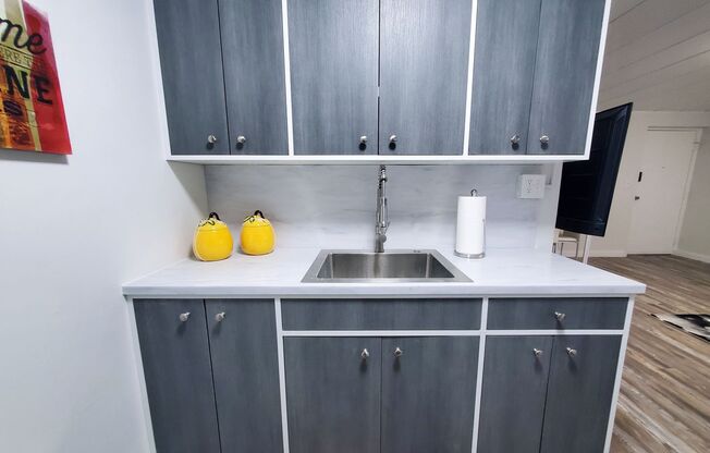 1 bed, 1 bath, 550 sqft, $999