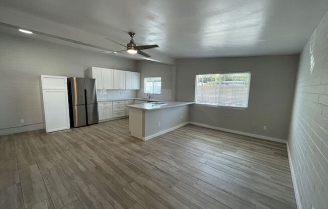 6719 E. Earll Dr.