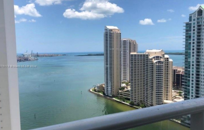 Stunning 2Bed/ 2Bath residence for rent at MET1