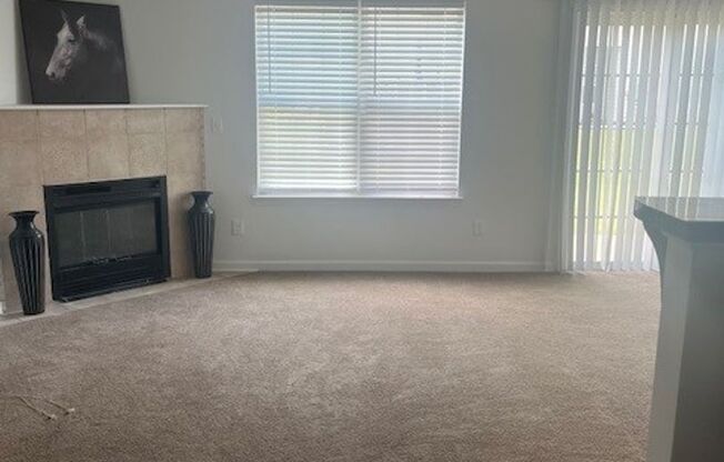 ***Back to School Special*** Waived $350.00 Adm. Fee Look and Lease CHARMING 3 BEDROOMS TOWNHOME!!!