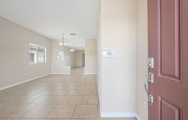 Awesome 4 Bedroom Home with Pool in Continental Reserve