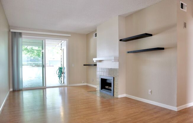 Charming condo in Fremont in a beautiful community – HUGE balcony!