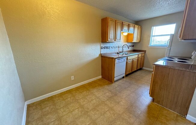 1 bed, 1 bath, $895, Unit Apt. 10