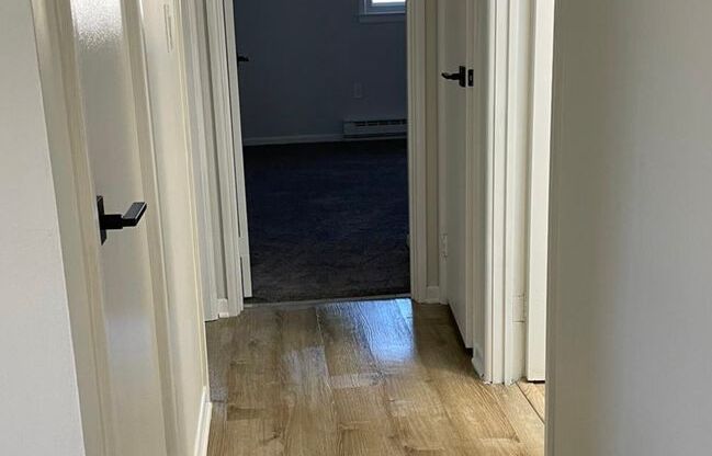 2 beds, 1 bath, $1,750, Unit G06