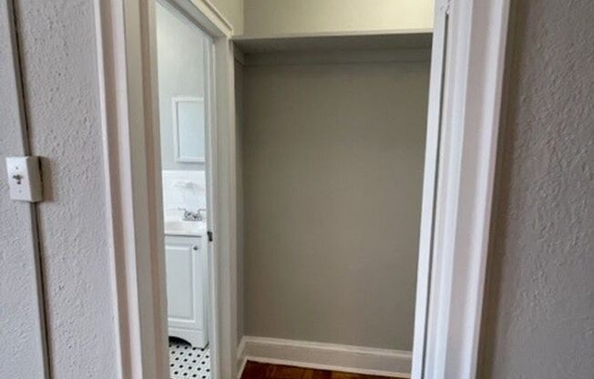 Studio, 1 bath, 340 sqft, $1,771, Unit 505