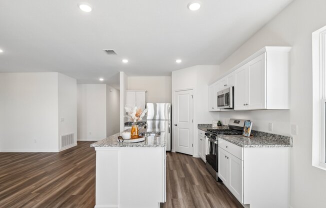 1305 MORRIS LOOP