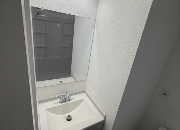 2 beds, 1 bath, $1,375